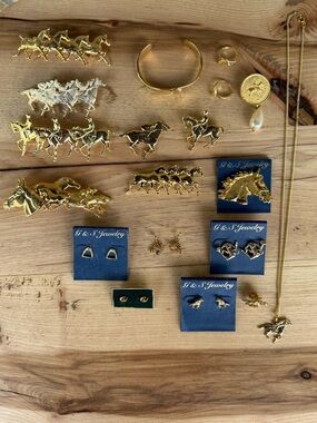Gold Tone Horse Equestrian Racehorse-Themed Jewelry Lot